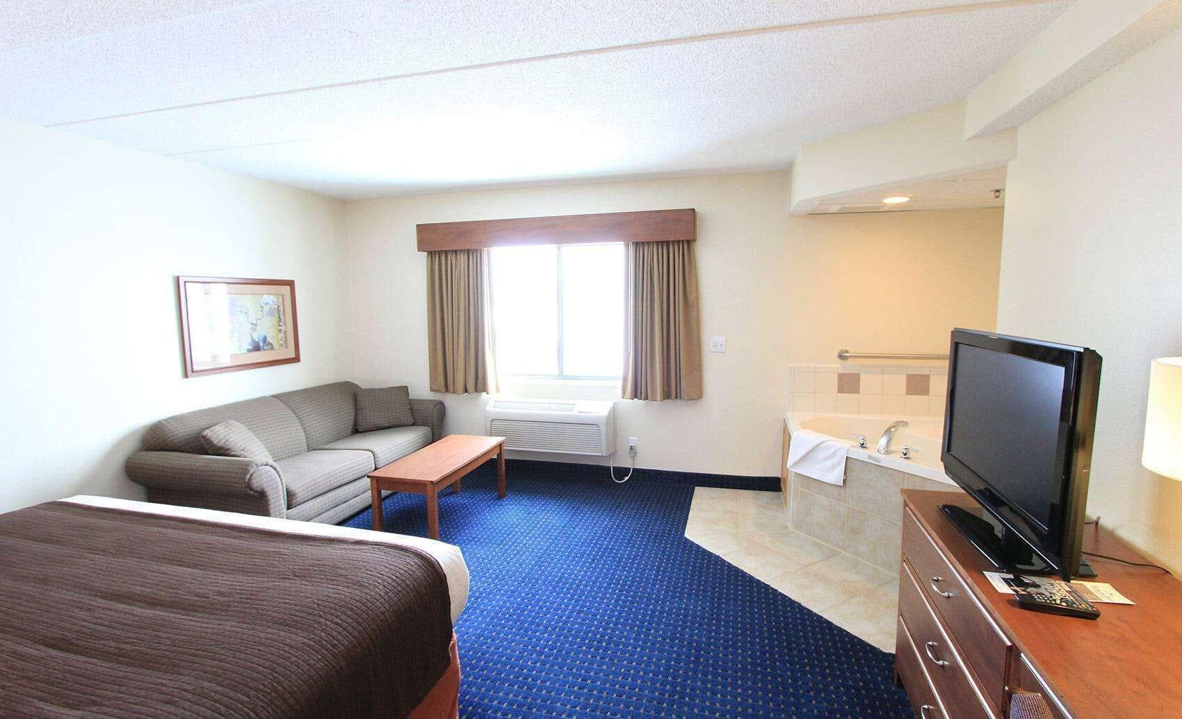 Americinn By Wyndham Cedar Rapids Airport Bagian luar foto