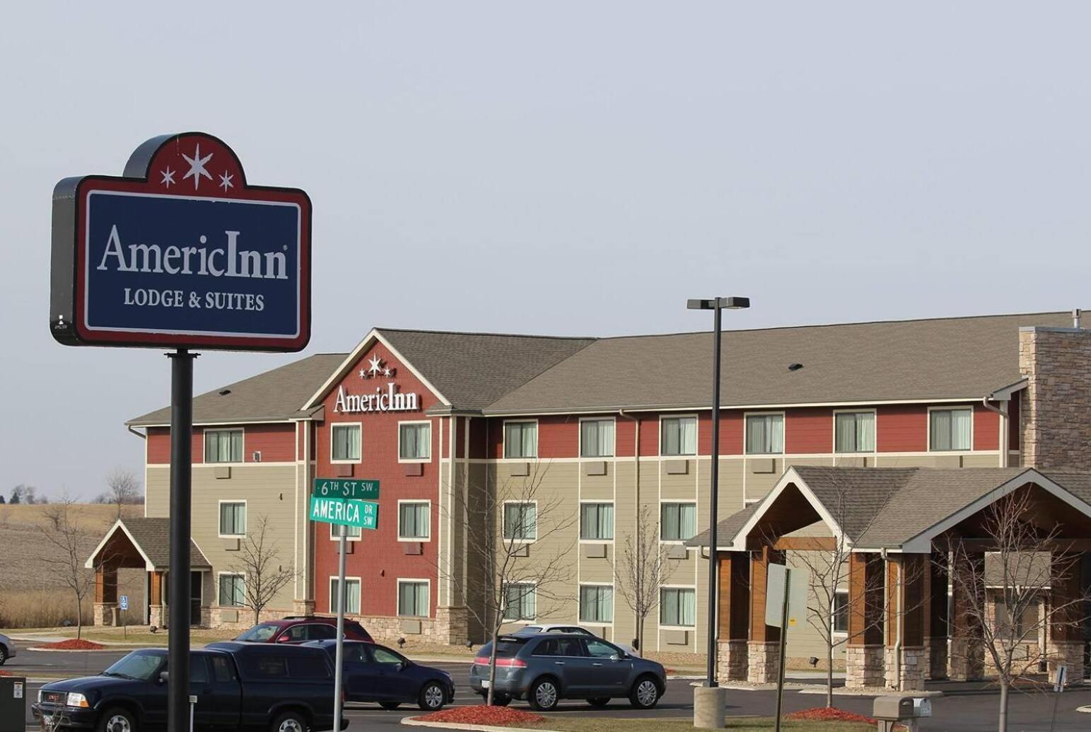 Americinn By Wyndham Cedar Rapids Airport Bagian luar foto