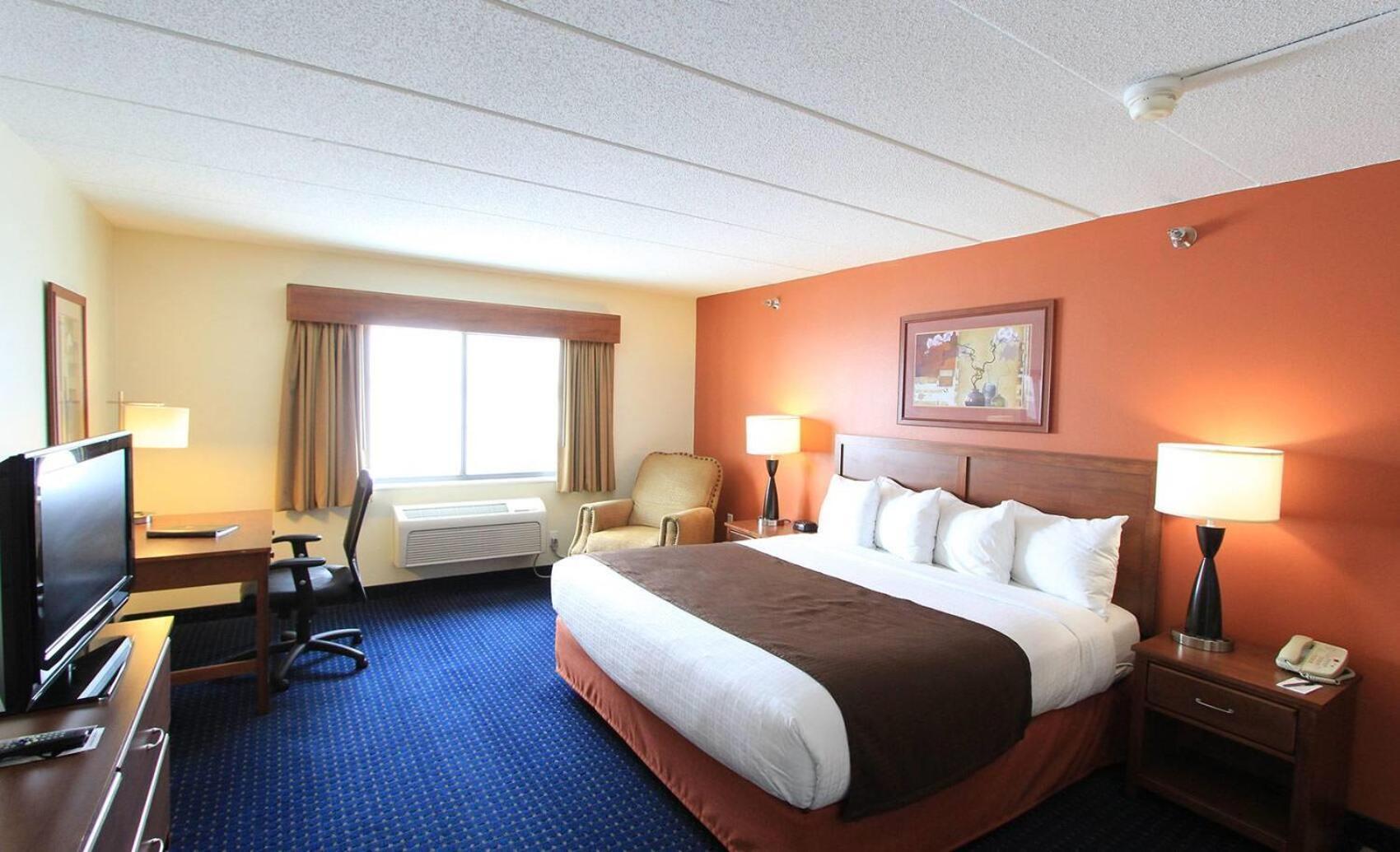 Americinn By Wyndham Cedar Rapids Airport Bagian luar foto