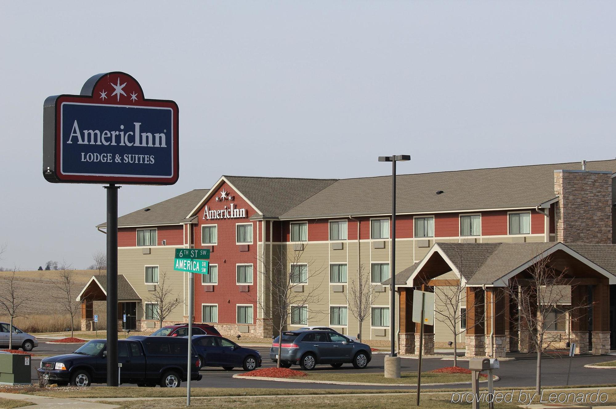 Americinn By Wyndham Cedar Rapids Airport Bagian luar foto