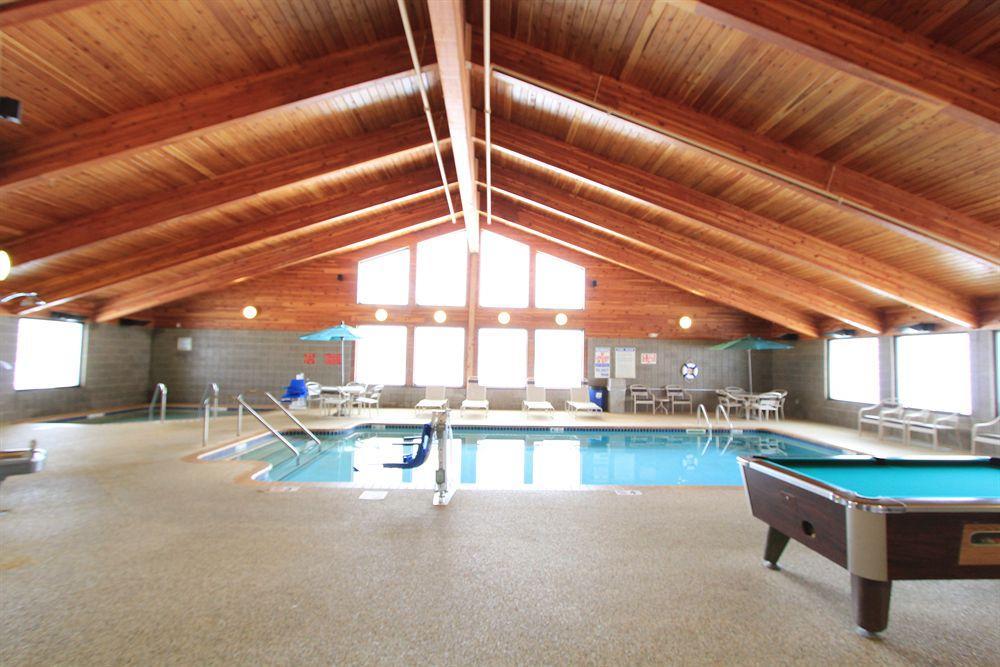 Americinn By Wyndham Cedar Rapids Airport Bagian luar foto