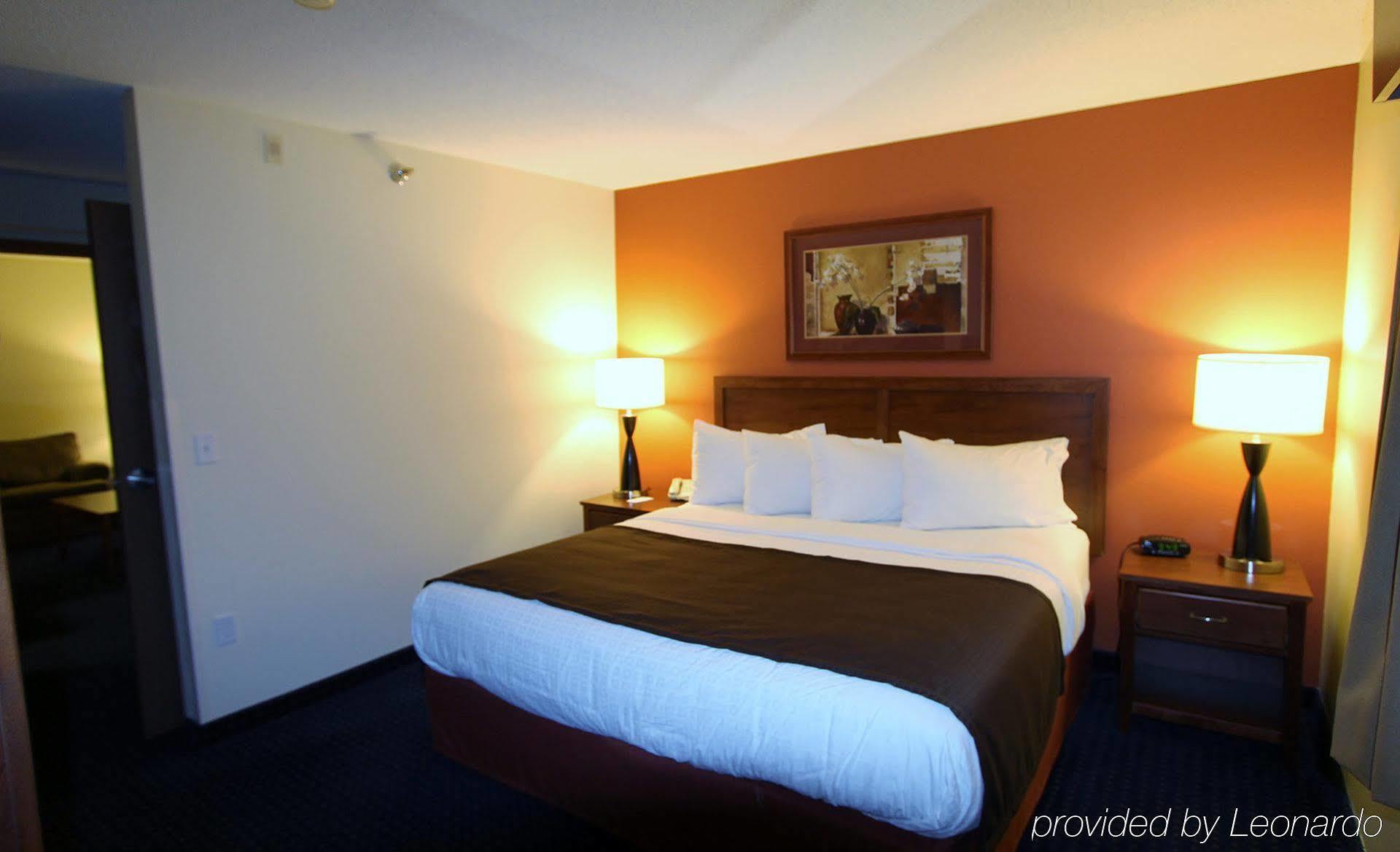 Americinn By Wyndham Cedar Rapids Airport Bagian luar foto