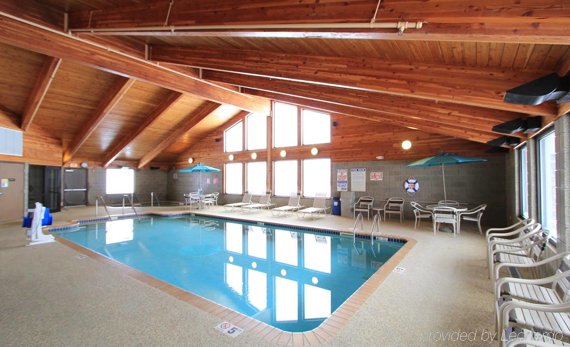 Americinn By Wyndham Cedar Rapids Airport Bagian luar foto