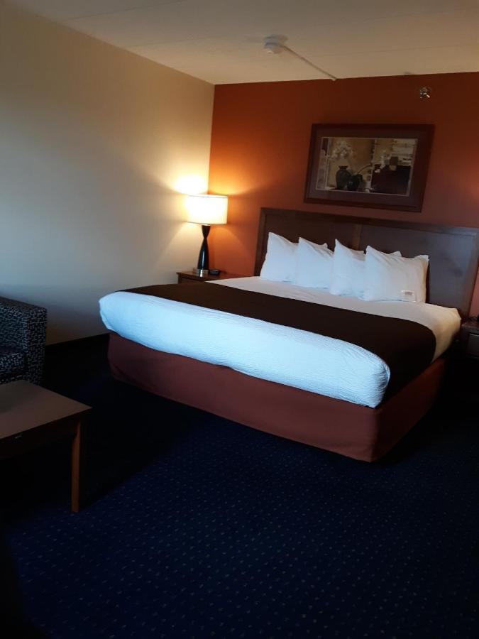 Americinn By Wyndham Cedar Rapids Airport Bagian luar foto